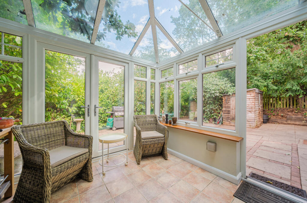 House in Woking, Westfield - View 4