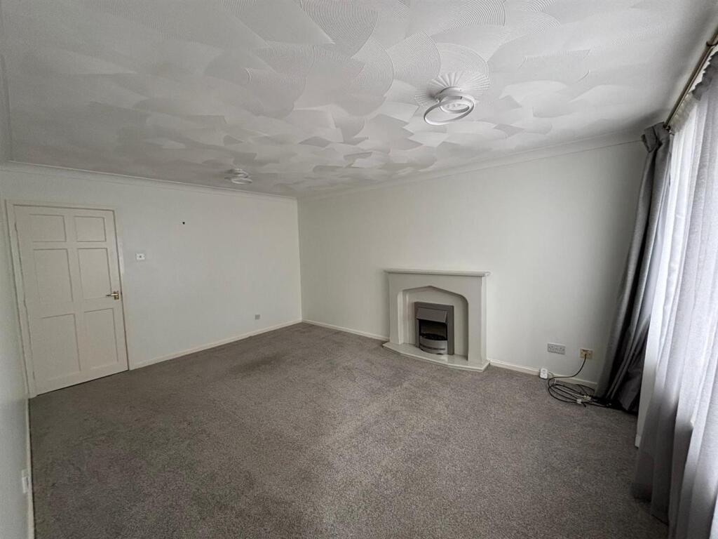 House in Hull - View 2