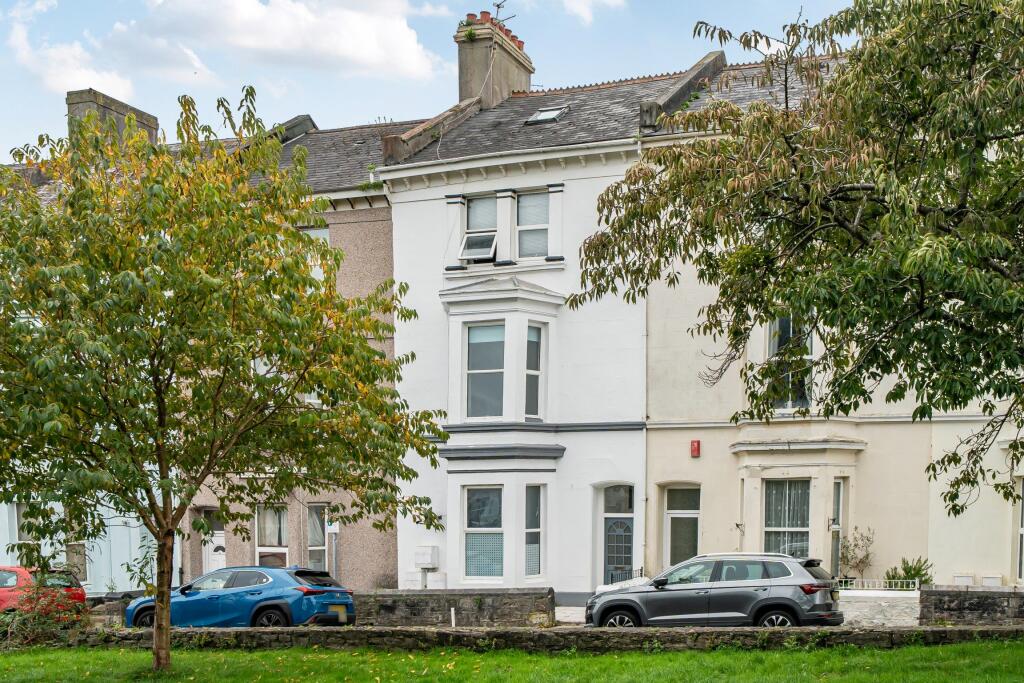 3-bed flat on Garden Crescent, West Hoe, £220,000