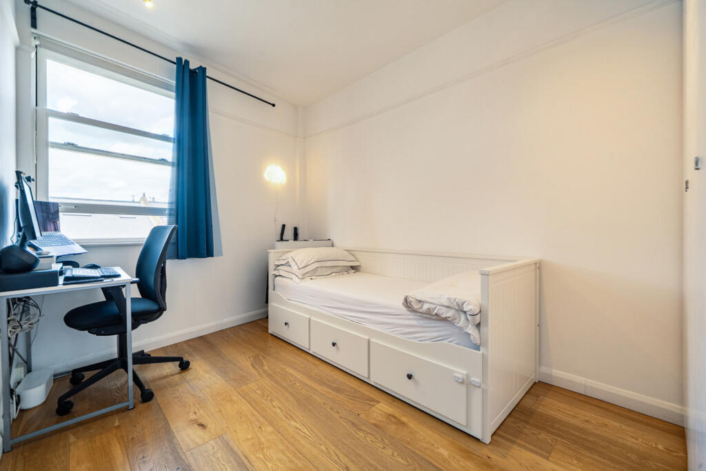 Apartment in London - More