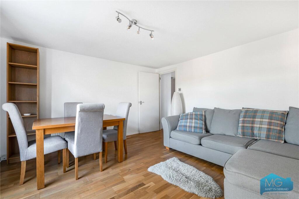 Main image of property: Fortis Green, East Finchley, London, N2