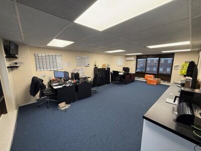 Photo 10