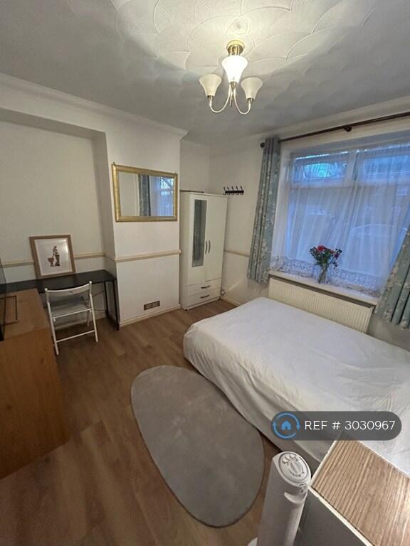 King Alfred Avenue, London, SE6