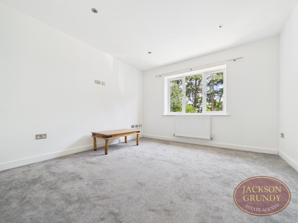 Apartment in Northampton, West Northamptonshire - View 3