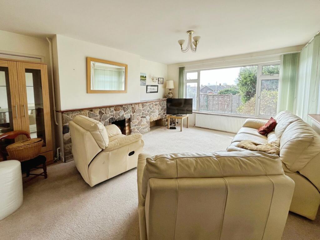 House in Freshwater, Pound Green - View 4