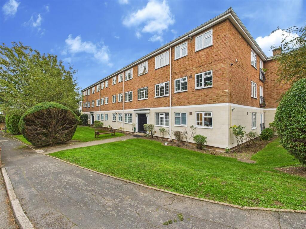 Main image of property: Gainsborough Court, Walton on Thames, Surrey