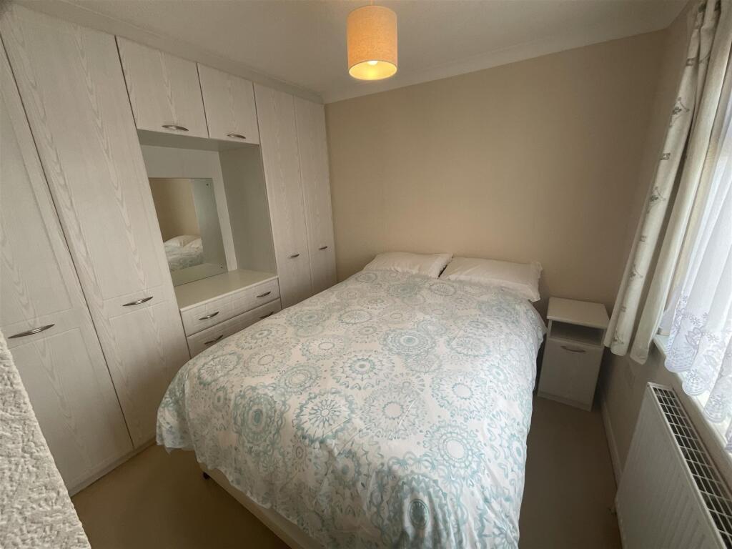 Lower Dunton Road, Brentwood, Essex photo 4