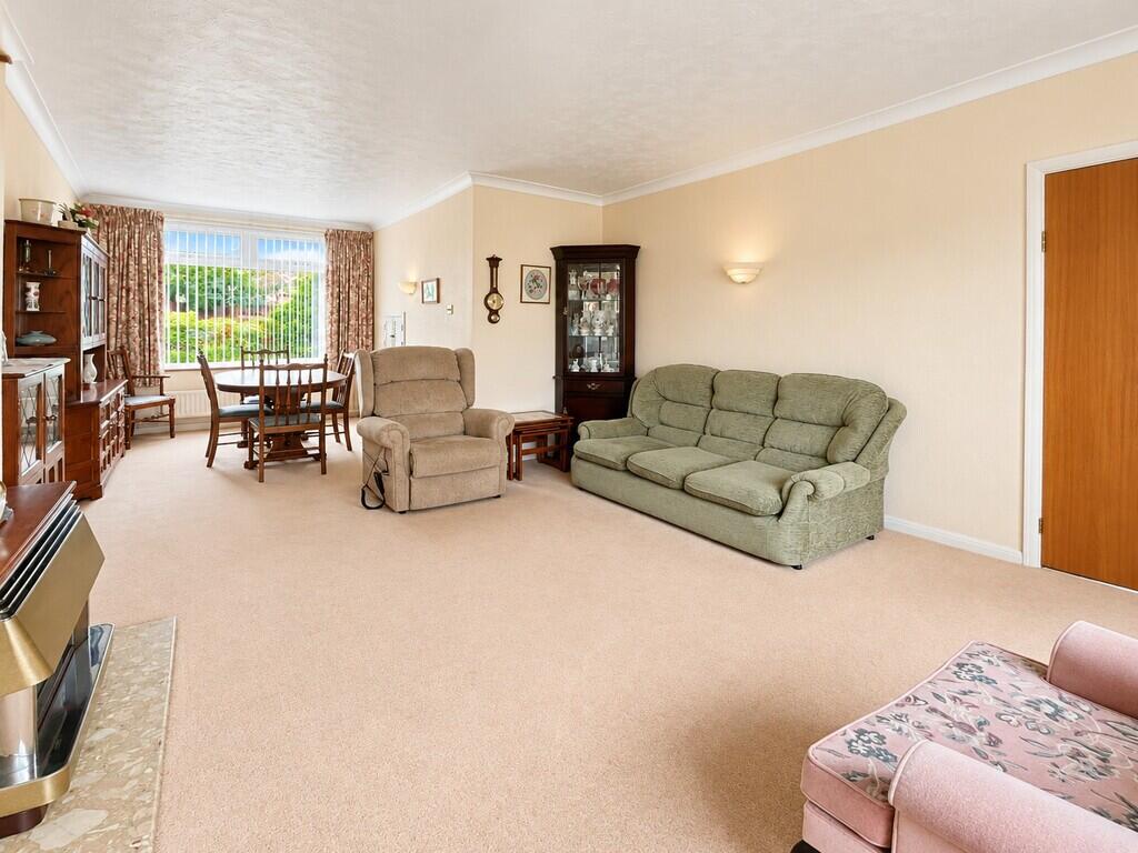 Englands Crescent, Winterbourne photo 4