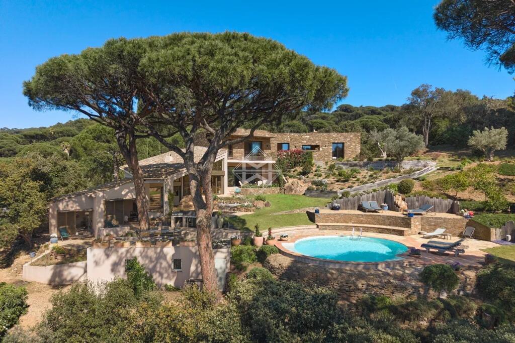 Main image of property: Provence-Alps-Cote d`Azur, Var, La Croix-Valmer