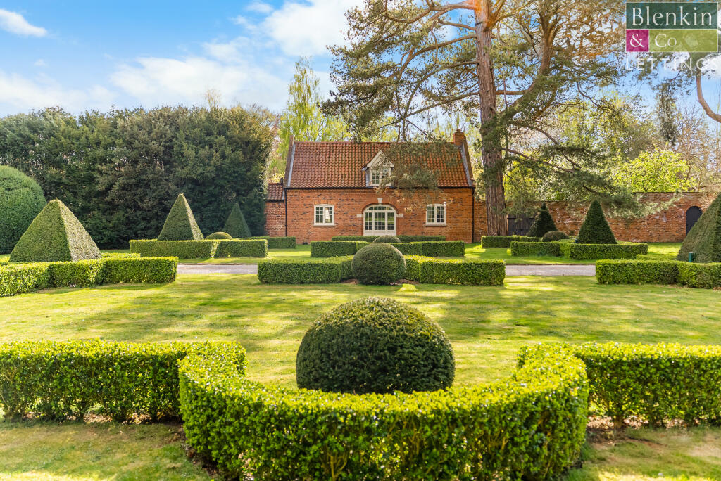 Main image of property: The Coach House, Water Fulford Hall, York, YO19 4RG