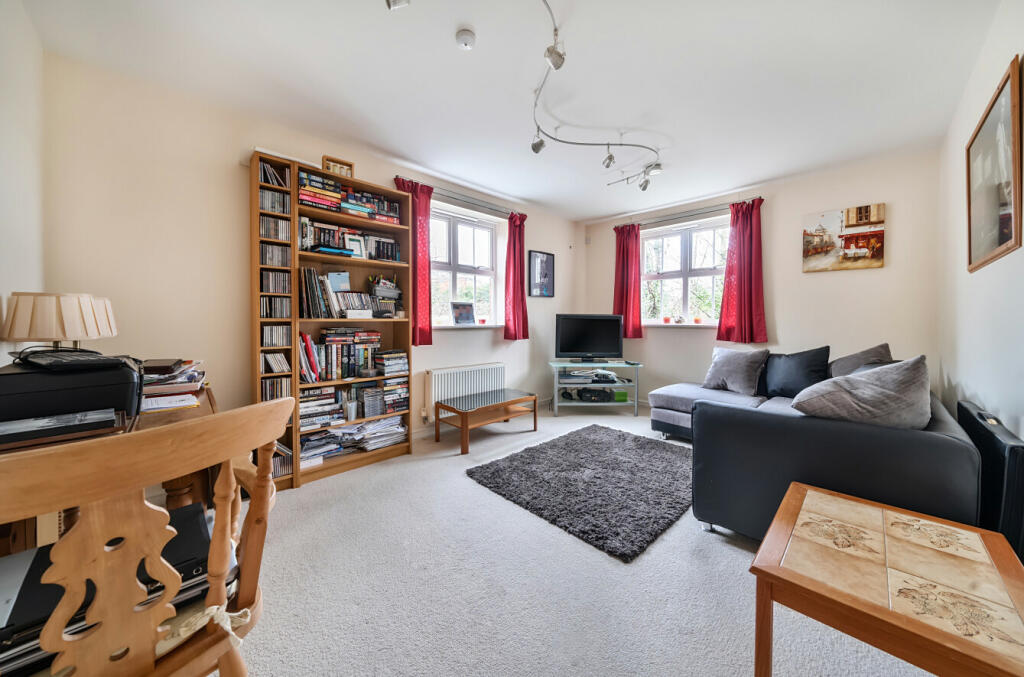 Apartment in Southampton, Park Gate - View 2