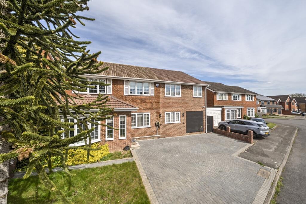Main image of property: Suffolk Close St. Albans AL2