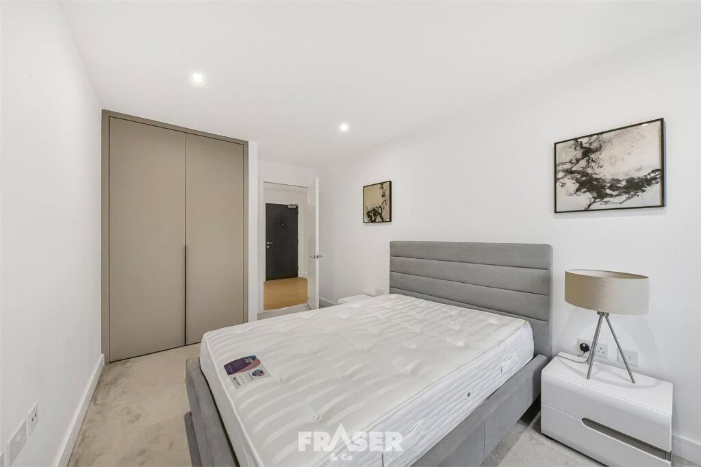 Apartment in London - More