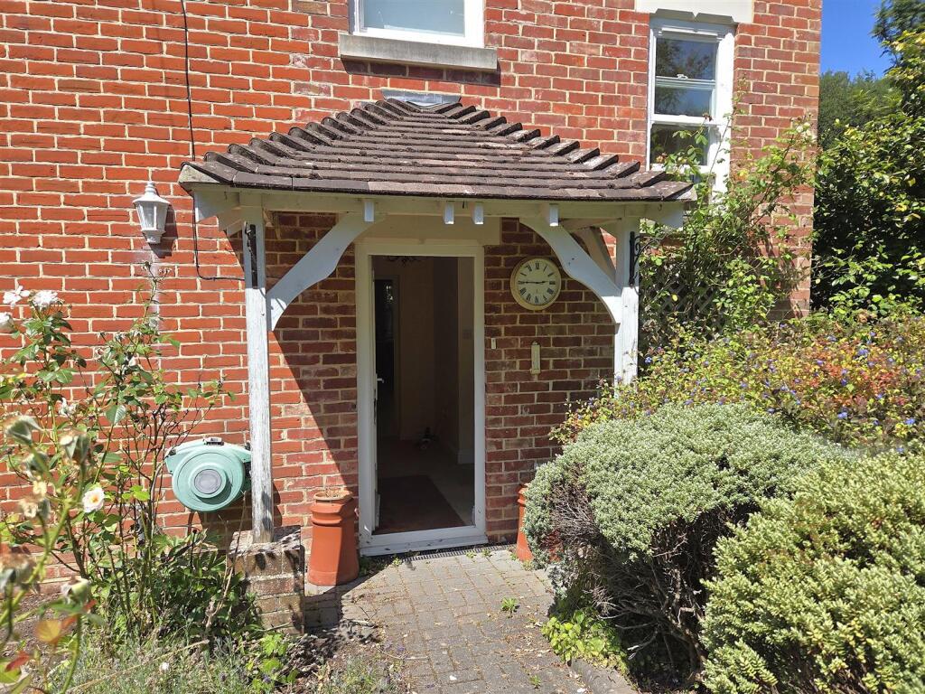 House in Southampton - View 4