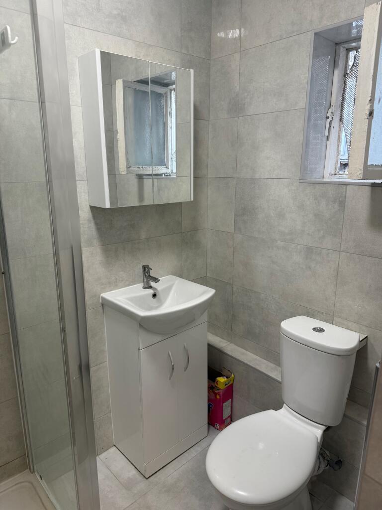 House in London - View 4
