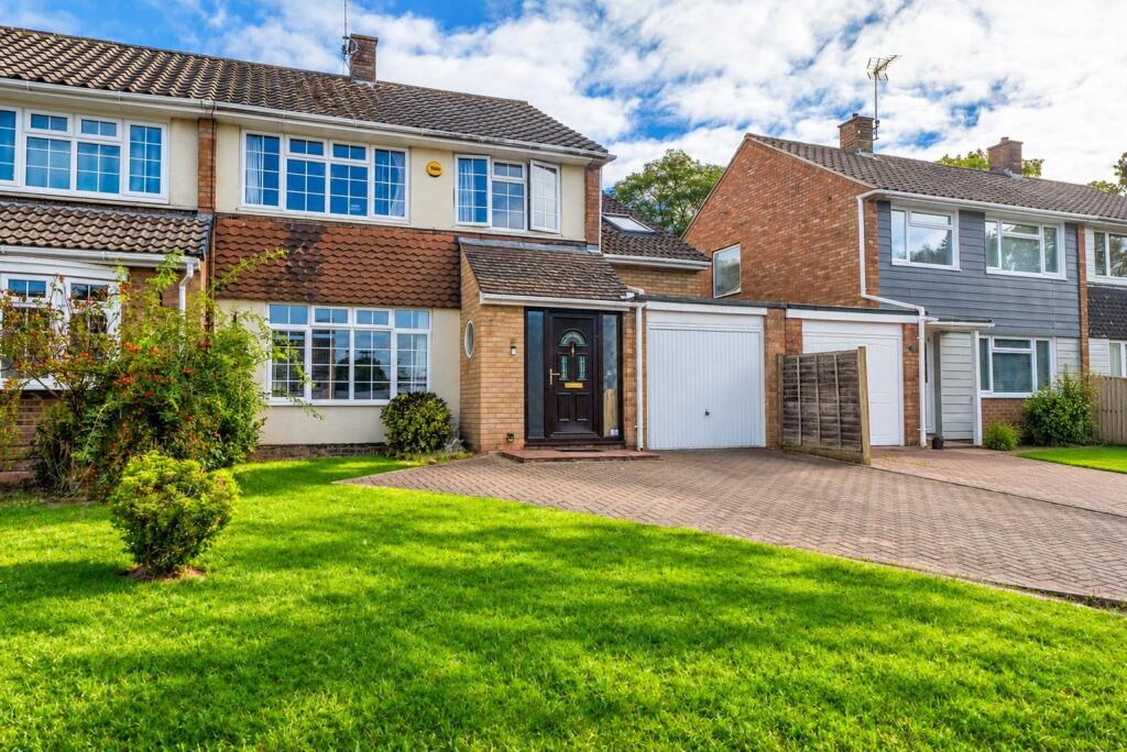 Main image of property: Cantley Crescent, Wokingham, Berkshire, RG41 1NU