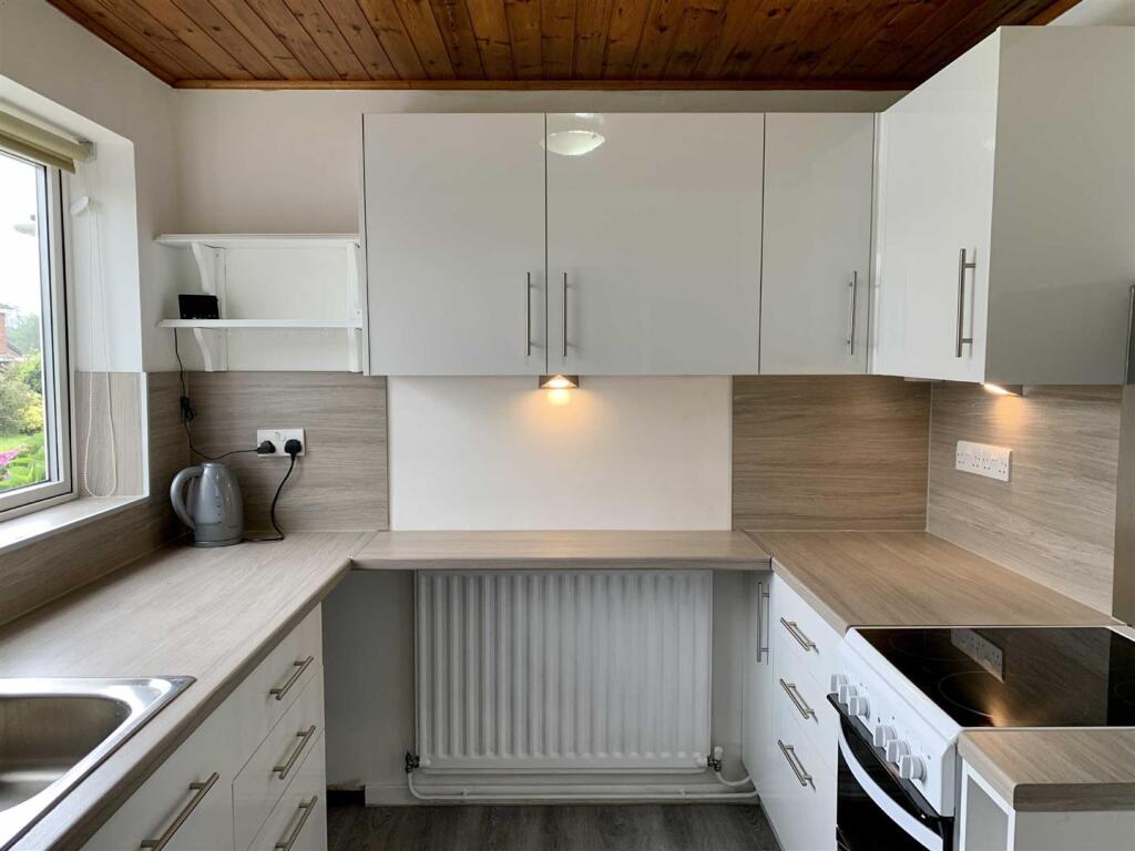 House in Stoke-on-Trent - View 2