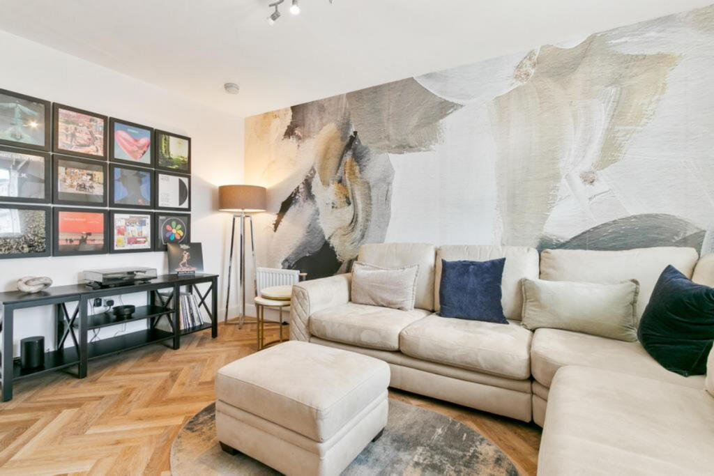 Apartment in Barrhead, Springhill - More
