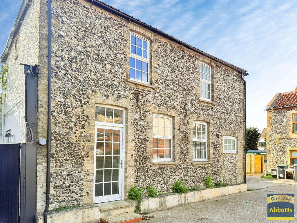 Main image of property: London Road, IP27 0EL