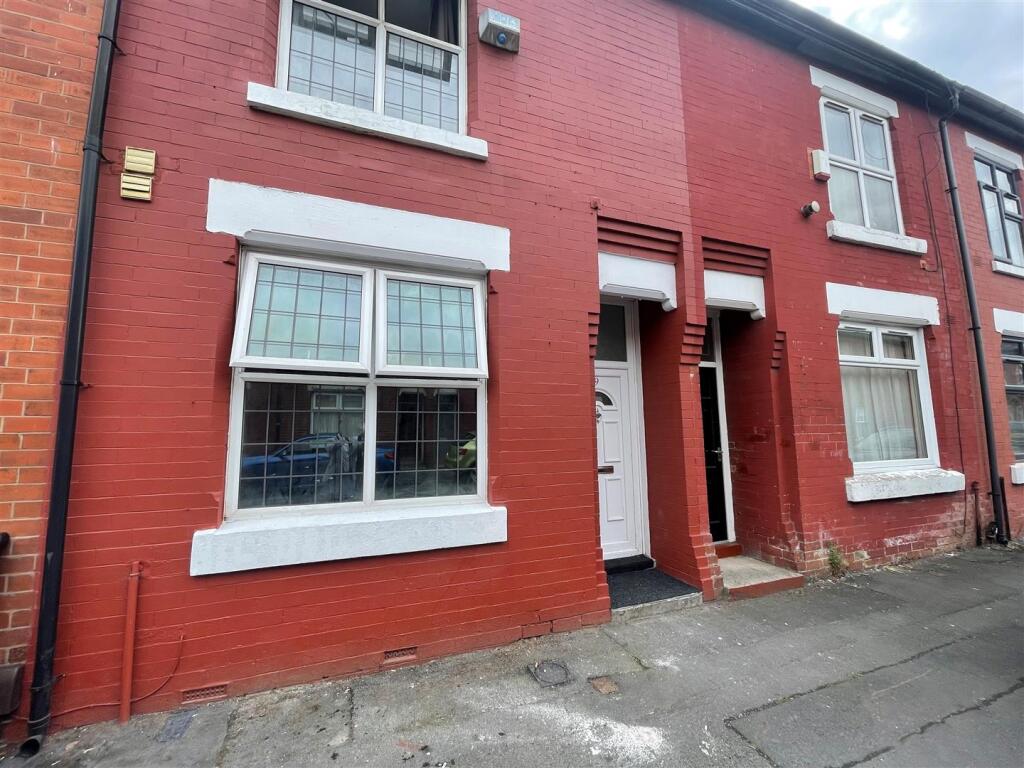 Main image of property: Parkfield Avenue, Manchester, M14