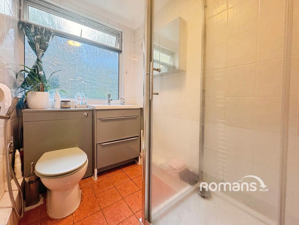 Apartment in Hart, Yateley - View 5