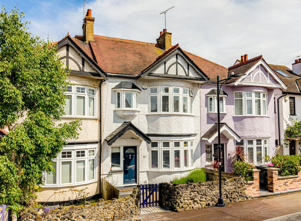 Main image of property: Dawlish Drive, Leigh-on-sea, SS9