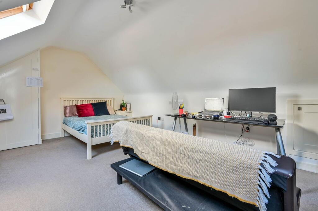 Apartment in Guildford, Park Barn - More