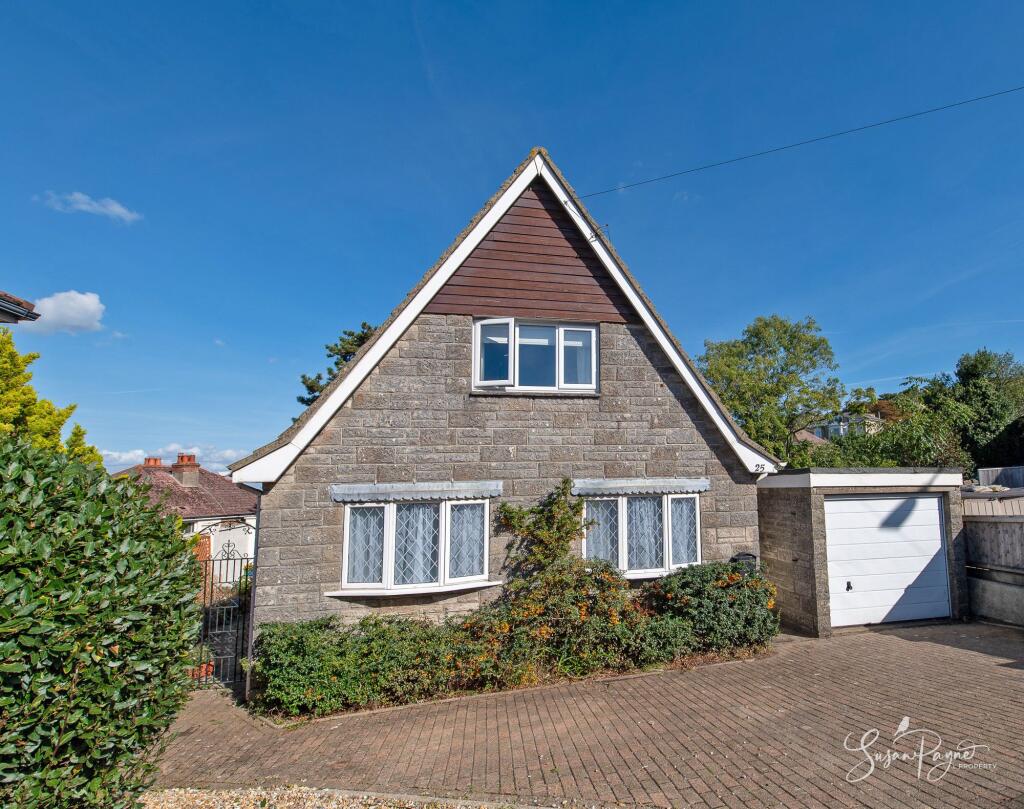 3-bed detached on St. Johns Hill, Ryde, £295,000