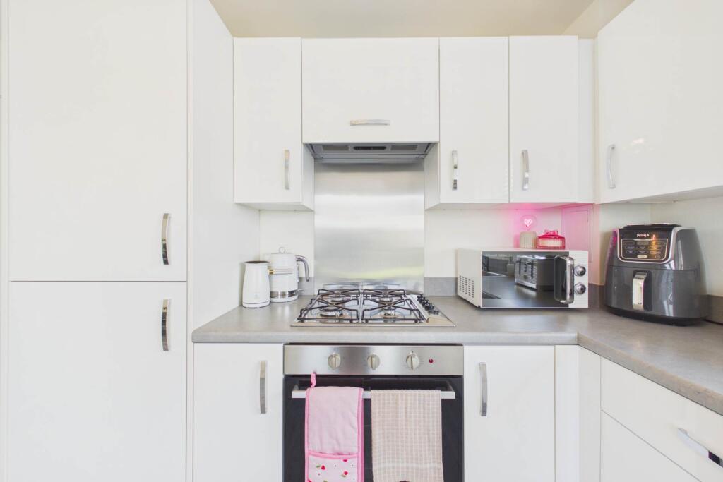 House in Motherwell, North Lanarkshire - More