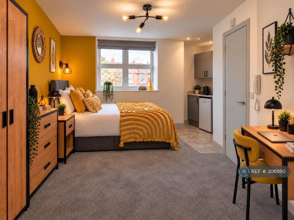House in St Helens, Liverpool City Region - View 5