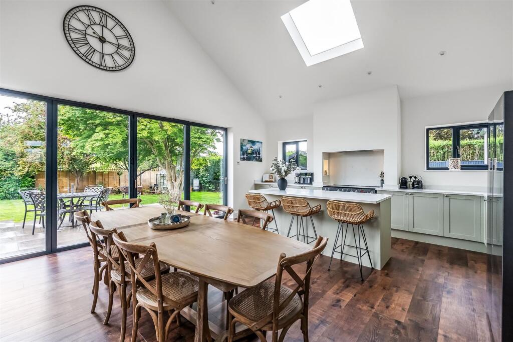 Eastwick Road, Great Bookham, KT23 photo 3