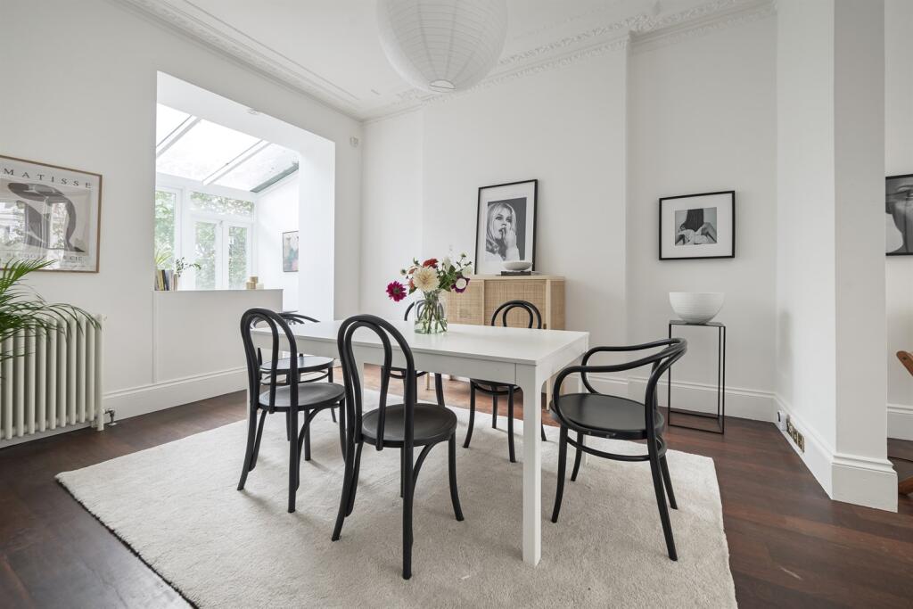 Apartment in London, North Kensington - View 5