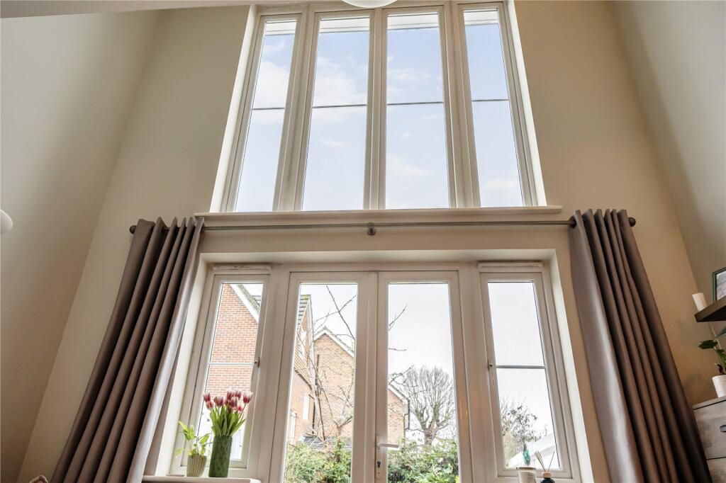 House in Wokingham - View 3