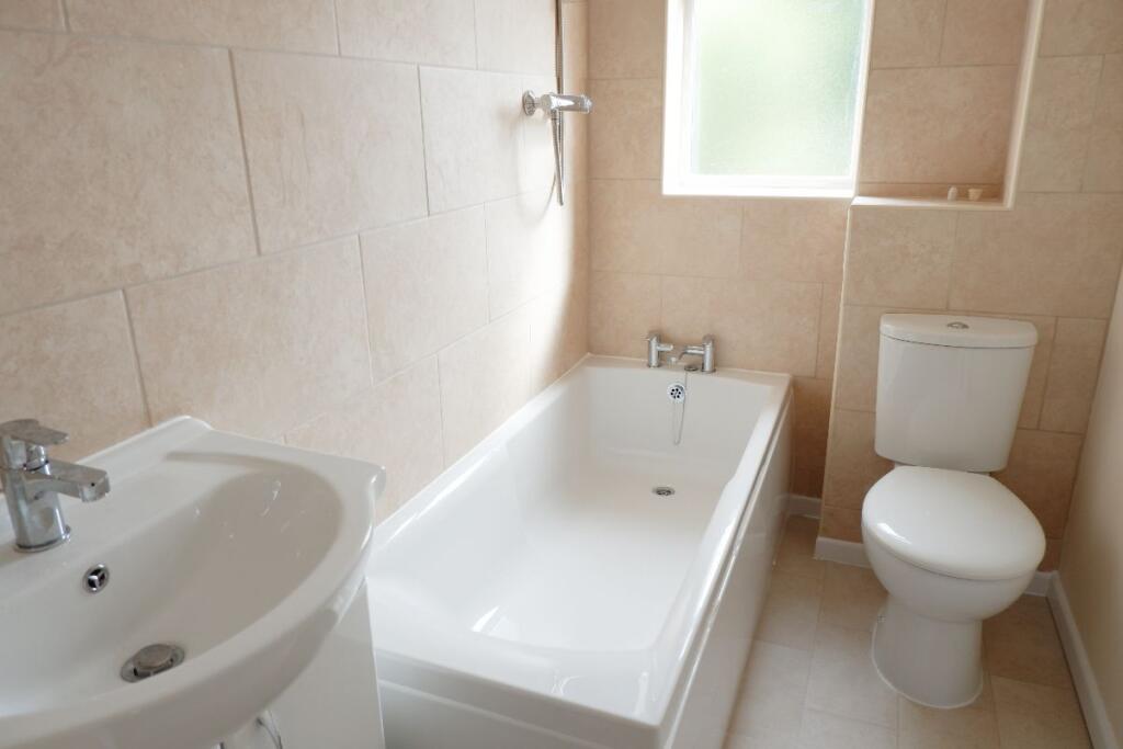 Nightingale Road, Trowbridge photo 4