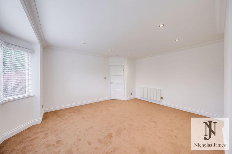 Apartment in London - View 3