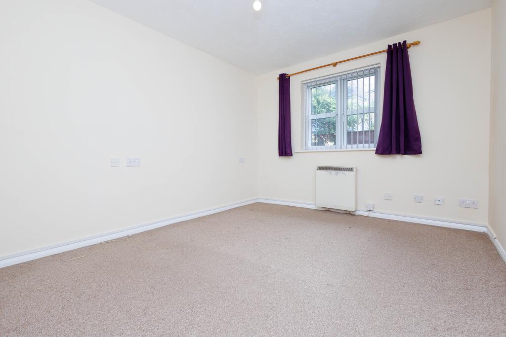 Apartment in Bournemouth, Boscombe - View 6