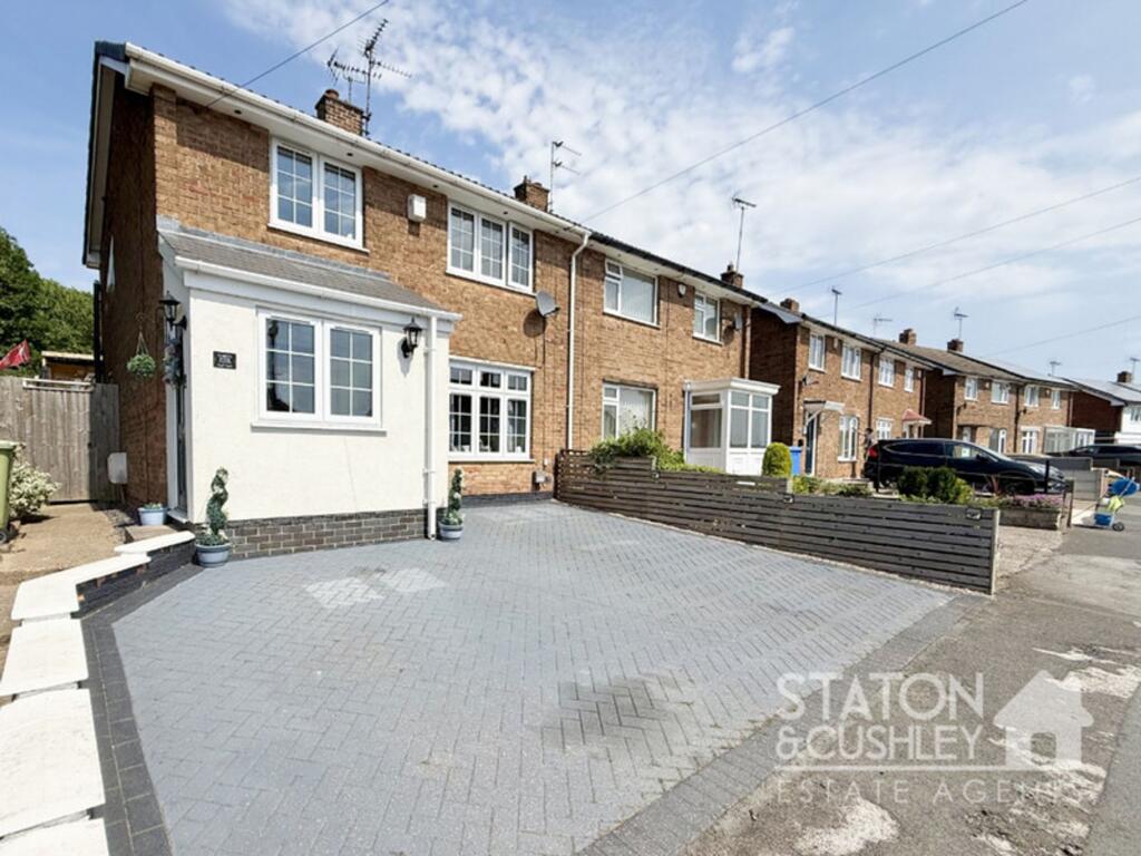 3-bed semi-detached on Egmanton Road, Meden Vale, NG20, £190,000