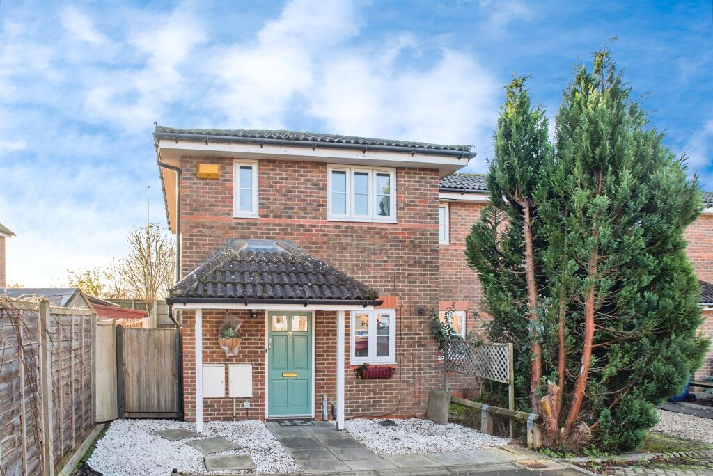 Main image of property: Fieldfare Road, Oxford
