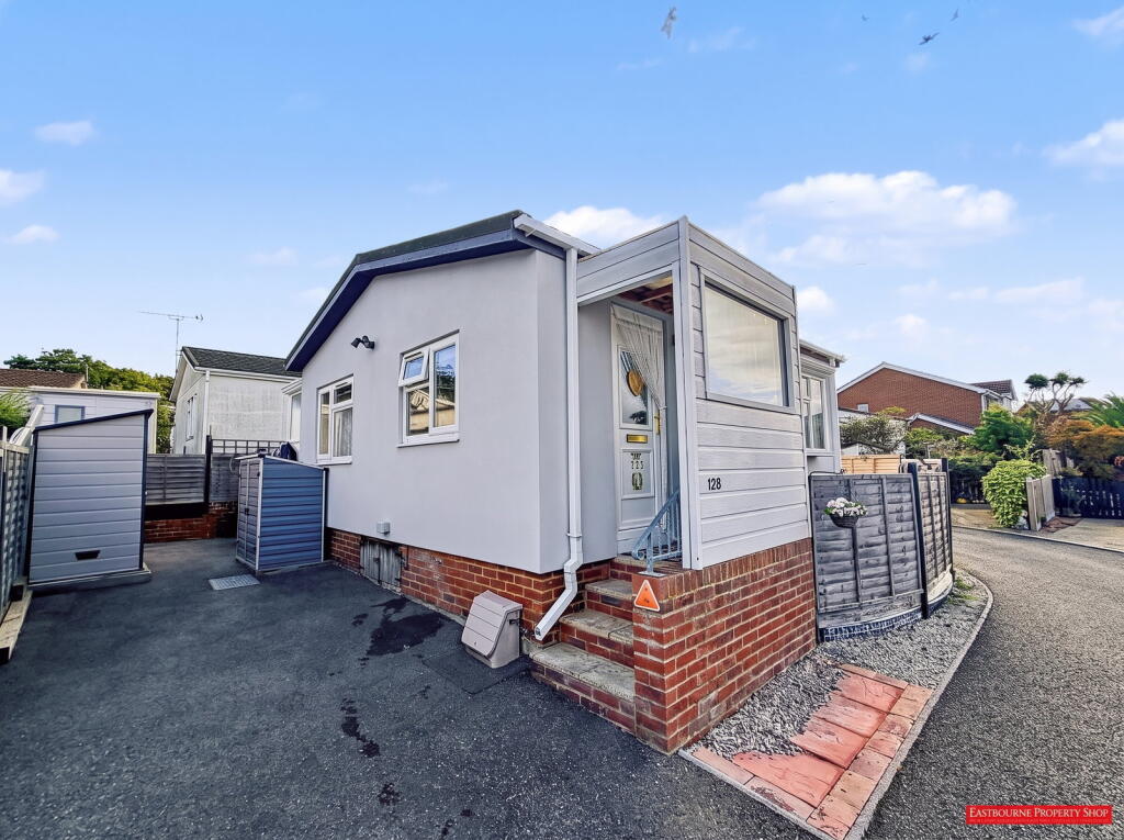 1-bed caravan on Oak Tree Close,Eastbourne,BN23 8DG, £170,000