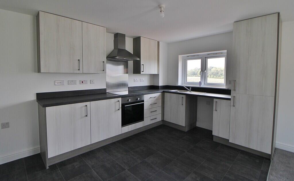 Apartment in Winchester, Newlands - View 4