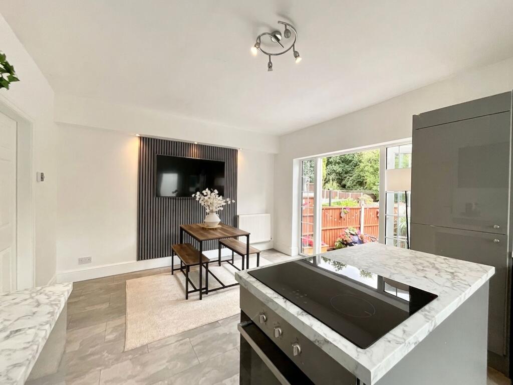 House in Stoke-on-Trent - More
