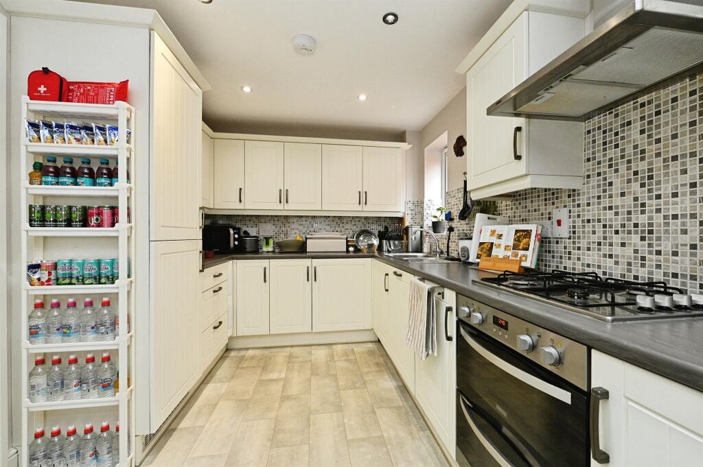 Snowdrop Grove, Downham Market photo 3