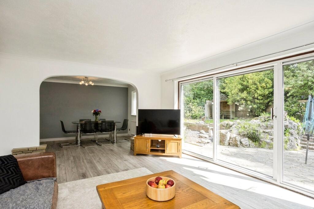 The Ridings, Worth, Crawley, West Sussex, RH10 photo 4