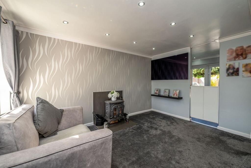 House in South Staffordshire, Wombourne - View 3