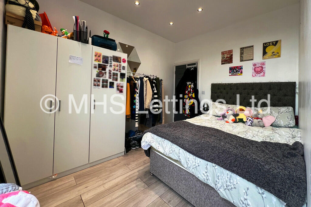 6 bedroom terraced house for rent