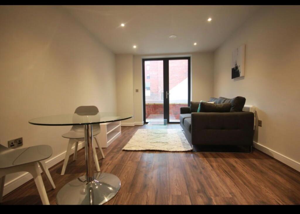 10 Moreton Street, photo 3