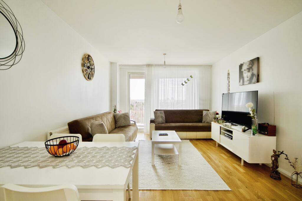 Main image of property: 74 Fore Street, London, N18