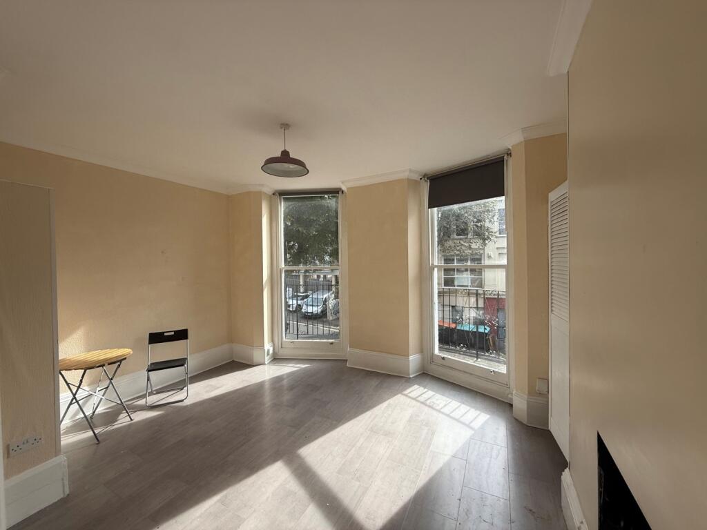 Apartment in Brighton - View 3