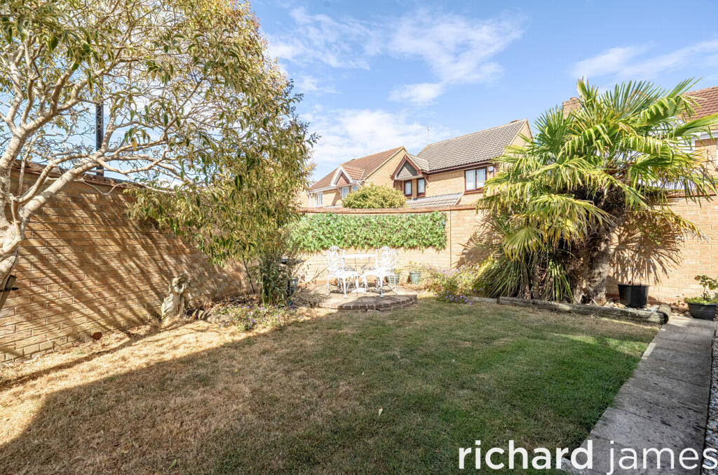 House in Swindon, Haydon Wick - View 2