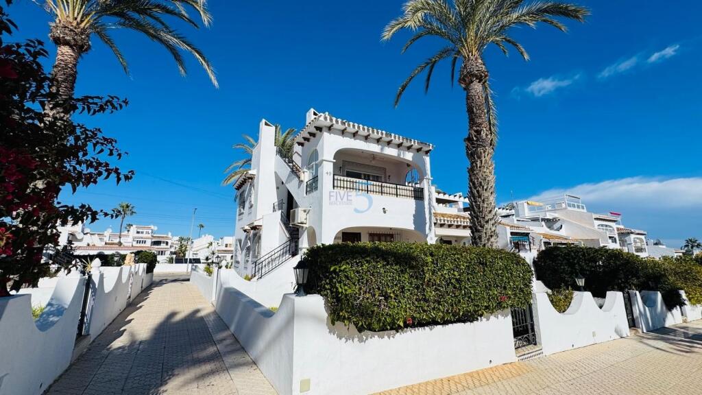 Main image of property: Valencia, Alicante, Villamartin